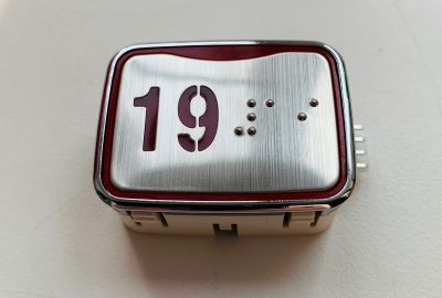 Кнопка приказа прямоугольная ASY этаж "19" с Брайлем