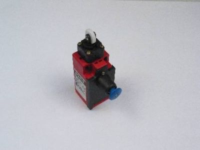 Выключатель несамовозвратный I88-U1Z Riwk 90° Rast
