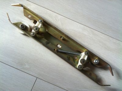 Отводка правая VAR30 C2/C4/T2 без замка