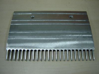 ГРЕБЕНКА ЦЕНТРАЛЬНАЯ OTIS 506 NCE , БЕЗ ПОКР. НАТУР. АЛЮМ. L=203,184мм 24 зуба