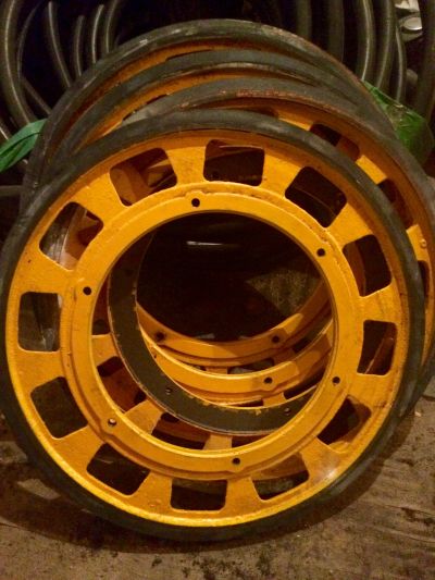 Приводное колесо поручня эскалатора Fujitec Schindler BLT D587мм (резьба крепления 8мм)